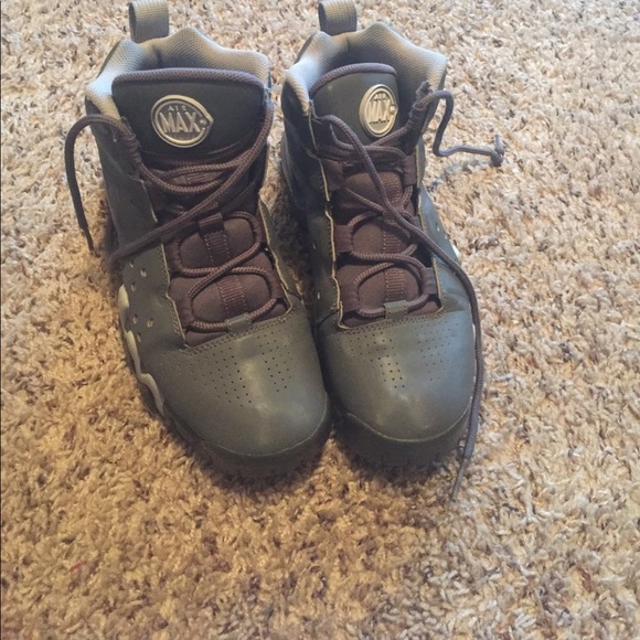 GRAY NIKE AIR MAX GRAY BARKLEYS- SIZE 5.5 - Picture 2 of 5