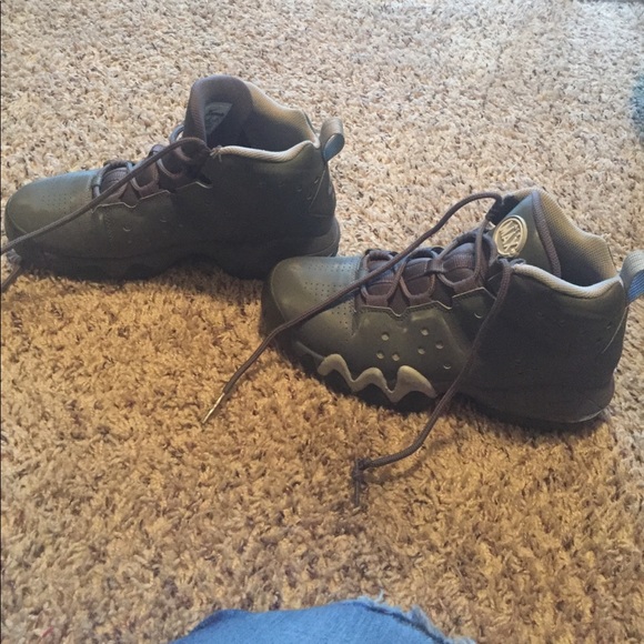 GRAY NIKE AIR MAX GRAY BARKLEYS- SIZE 5.5 - Picture 3 of 5