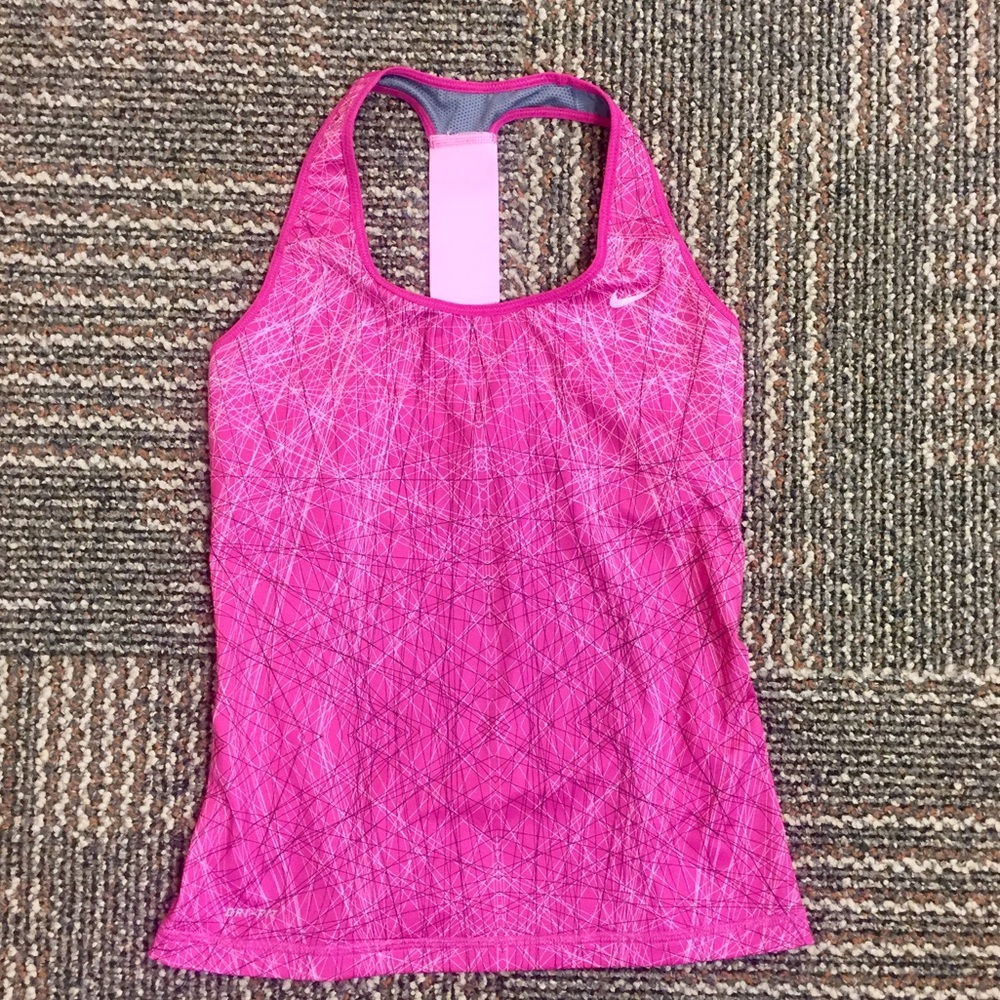 🔥price drop🔥Nike dri fit workout top. Size S.