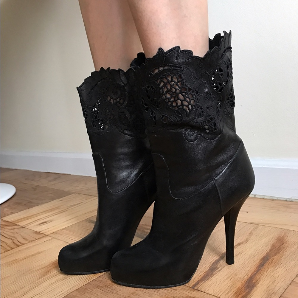 Black leather boots lace heals Ermanno Scervino - Picture 3 of 3
