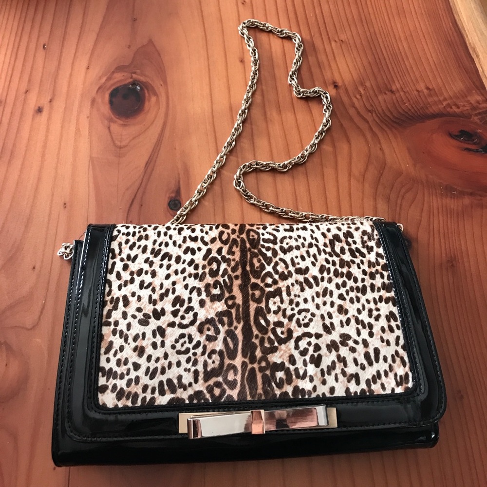 Satchel hair calf leopard/ black patent leather