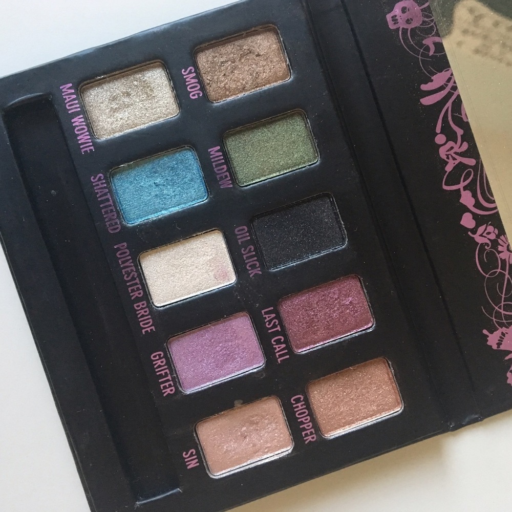 Urban Decay ammo eyeshadow palette
