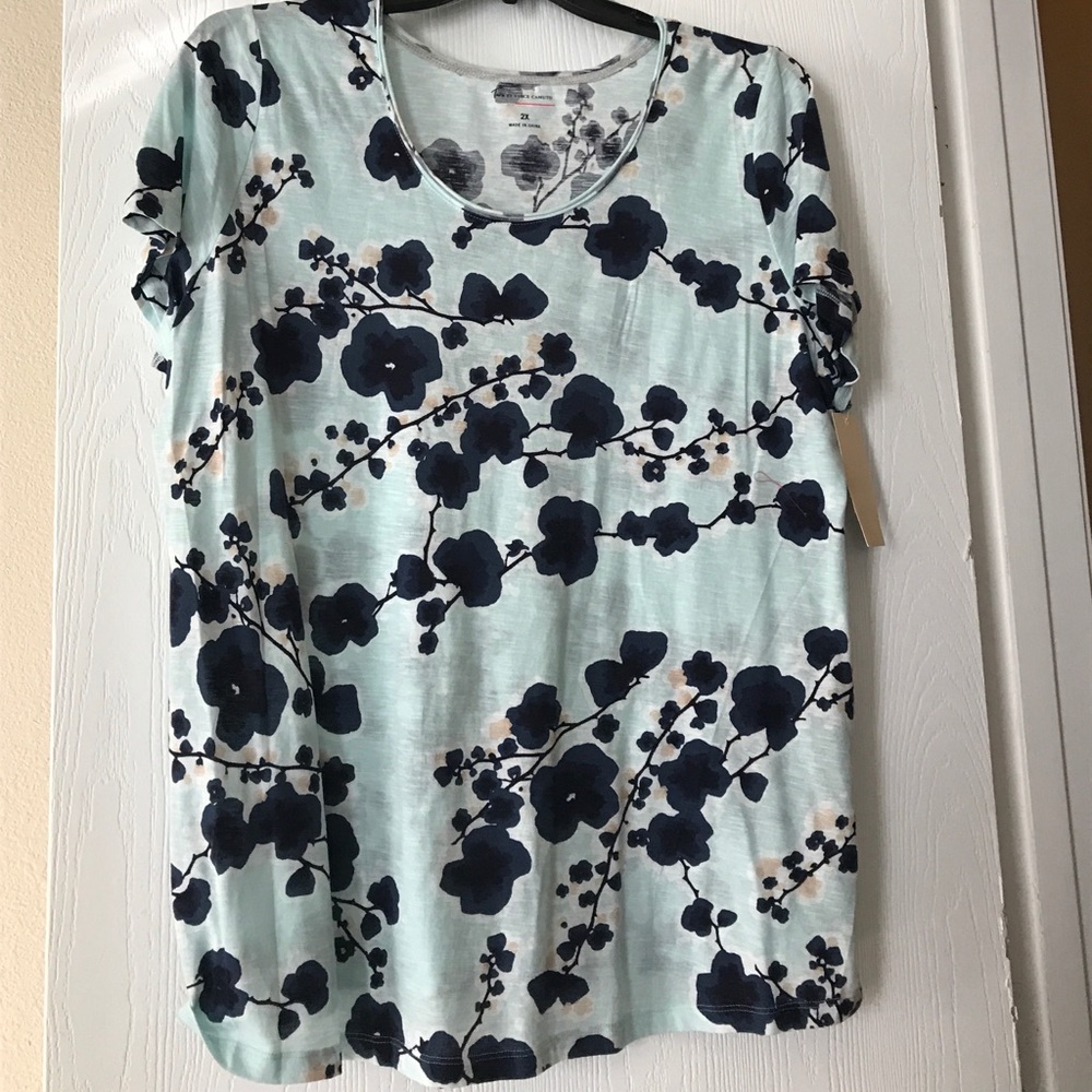 Plus size floral top