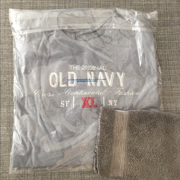 Old Navy s/s t-shirt. Light gray, XL, and NWT - Picture 3 of 3
