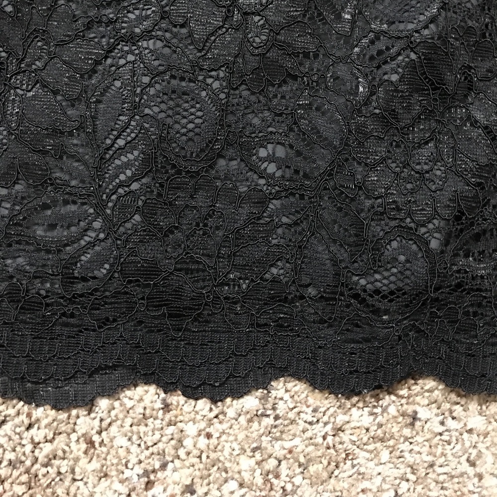 Black lace pencil skirt - Picture 2 of 2
