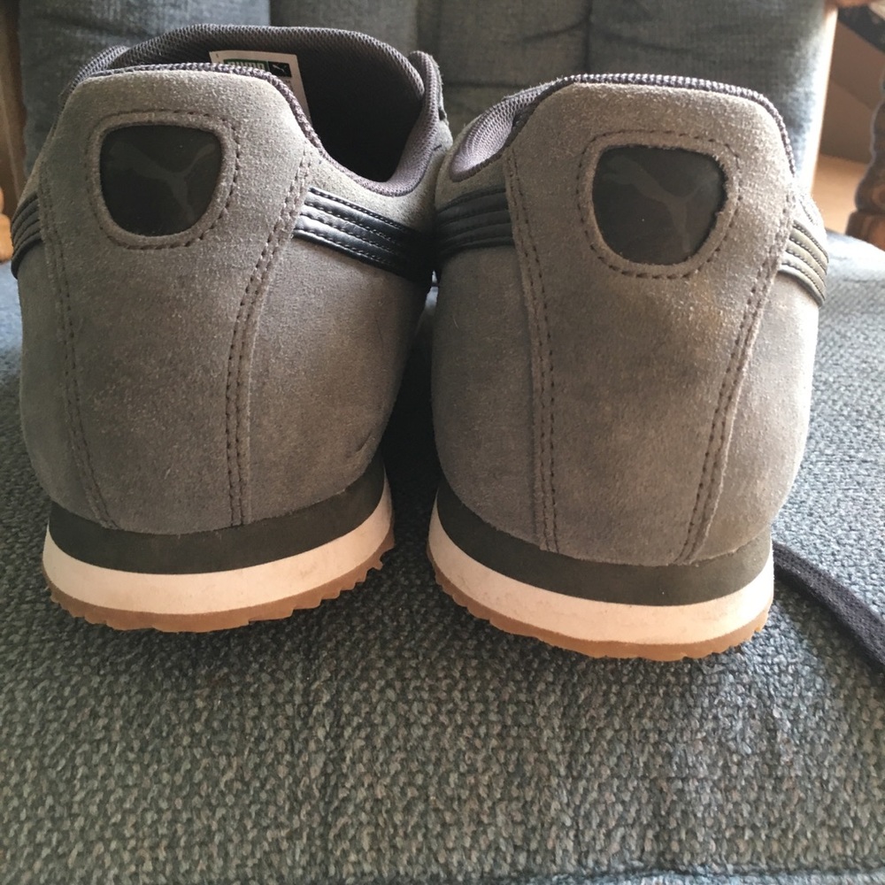 Men's Puma Romas Size 10.5