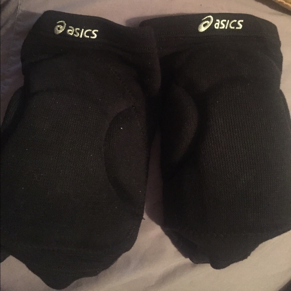 Asics kneepads for volleyball