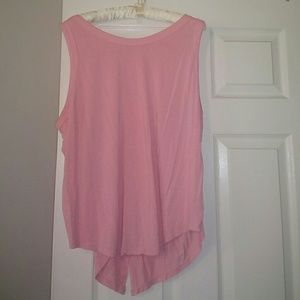 Sleeveless tulip open back shirt