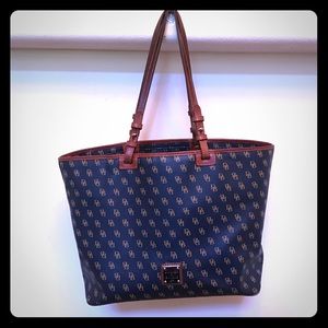 Dooney and Bourke Gretta Small Leisure Shopper Bag