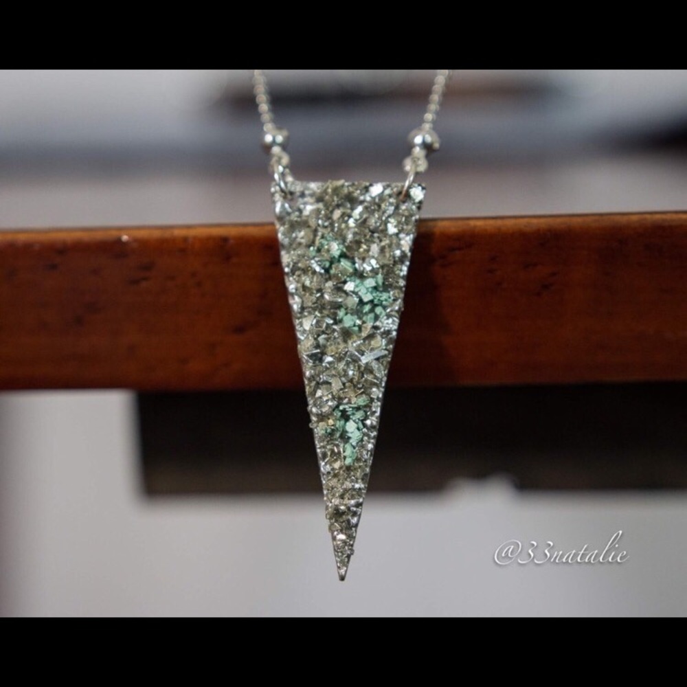 ‼️Final Price‼️ Textured Triangular Necklace - Picture 2 of 2
