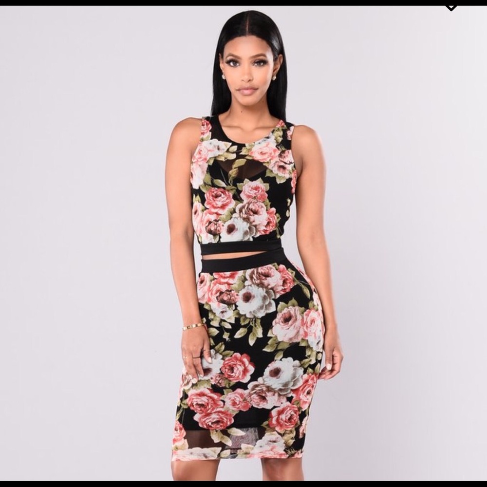 fashion nova 2 piece skirt set LARGE ❌⭕️SOLD❌⭕️