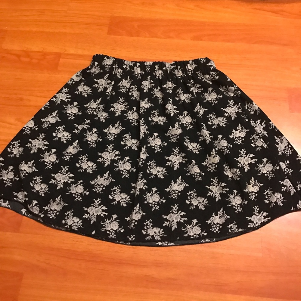 Floral mini skirt