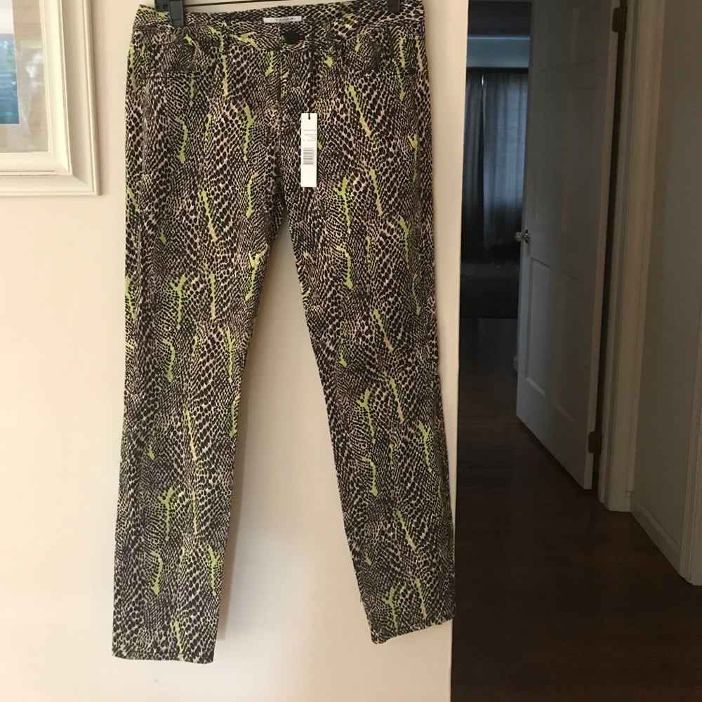 Snake skin Brand new with tags Tahari Size 6 pants