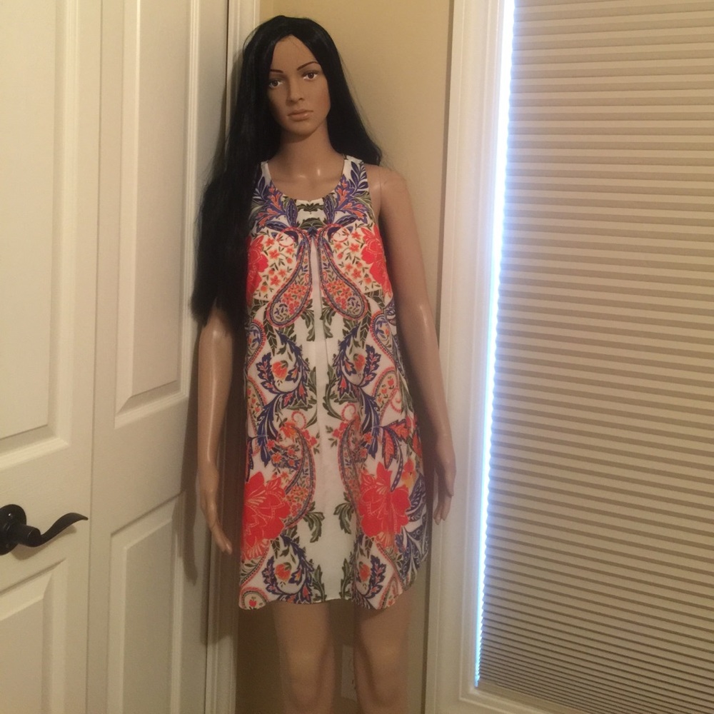 Dress - Picture 4 of 4