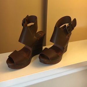 Bull Boxer brown wedge sandals