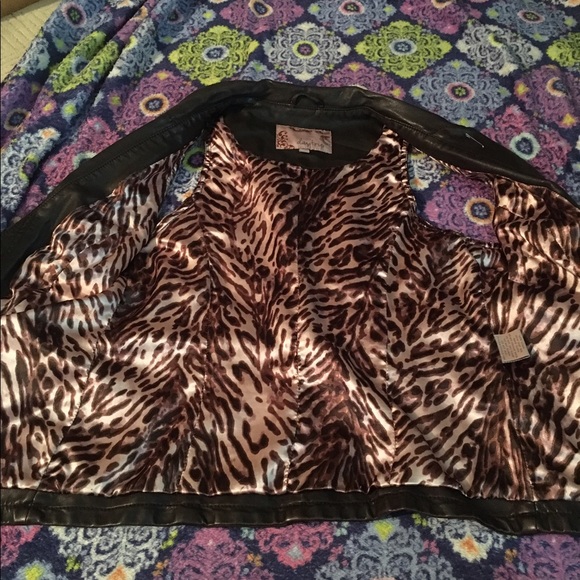 Day trip leather vest - Picture 3 of 4