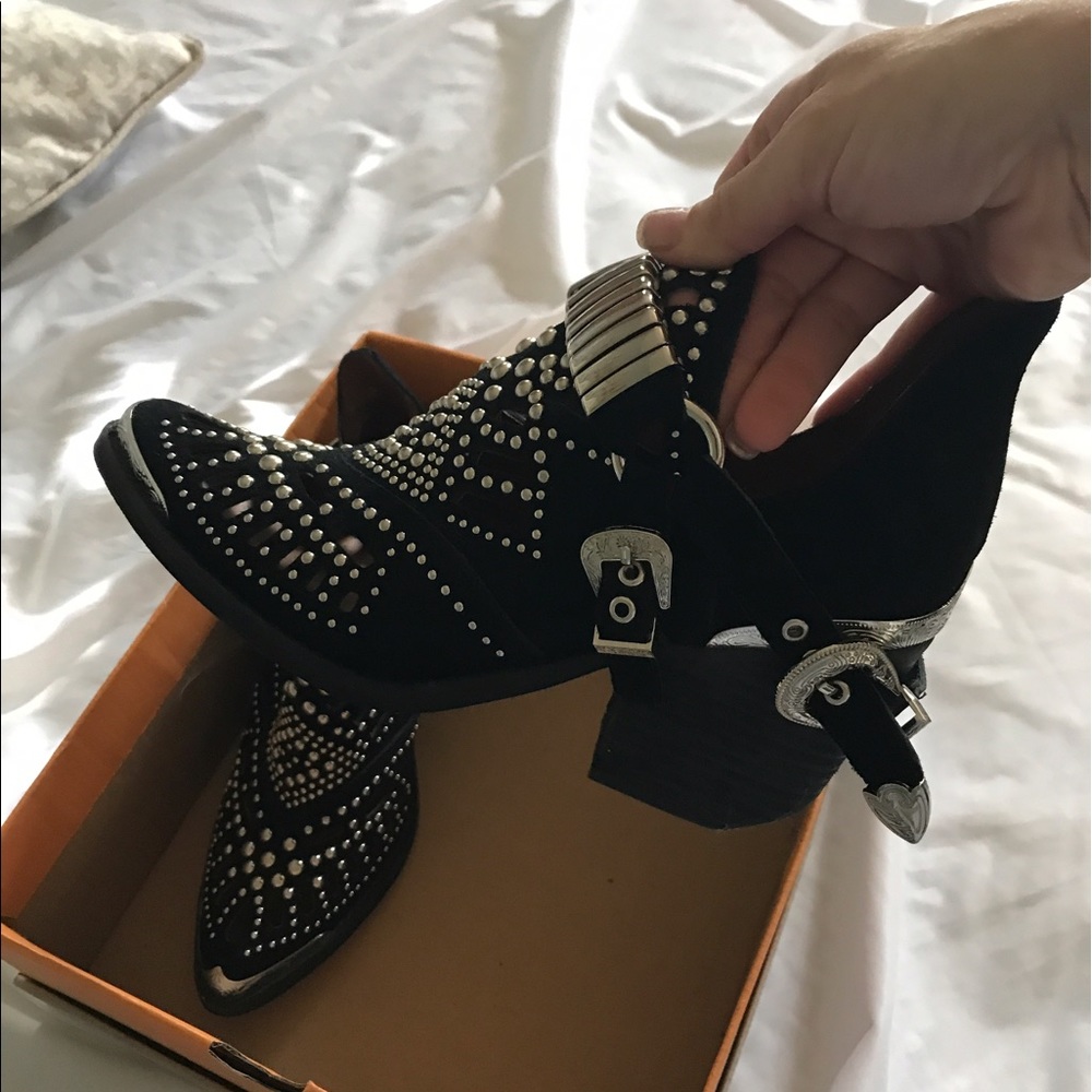Jeffrey Campbell  Calhoun cutout bootie