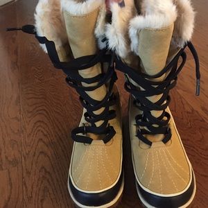 BRAND NEW/NEVER WORN Sorel Winter Boots Size 8