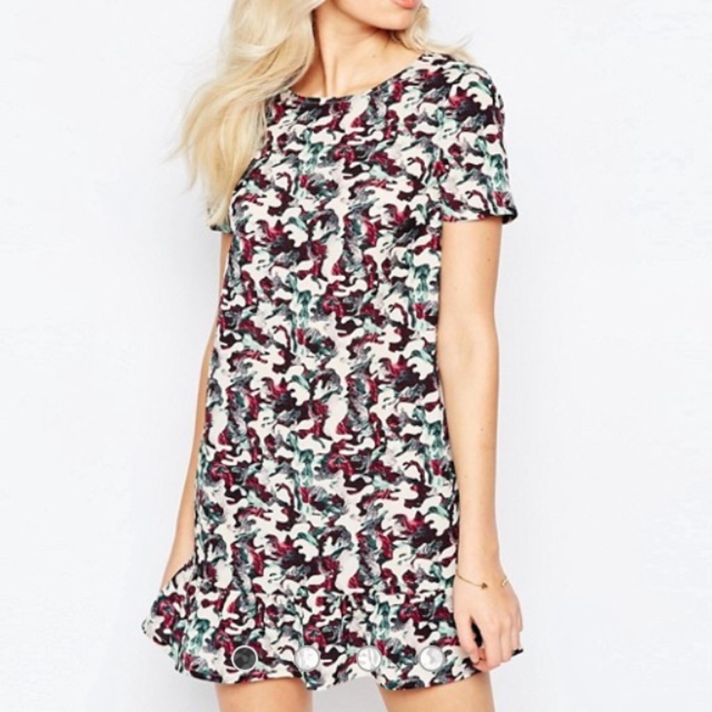 NWT ASOS Daisy Shift Dress