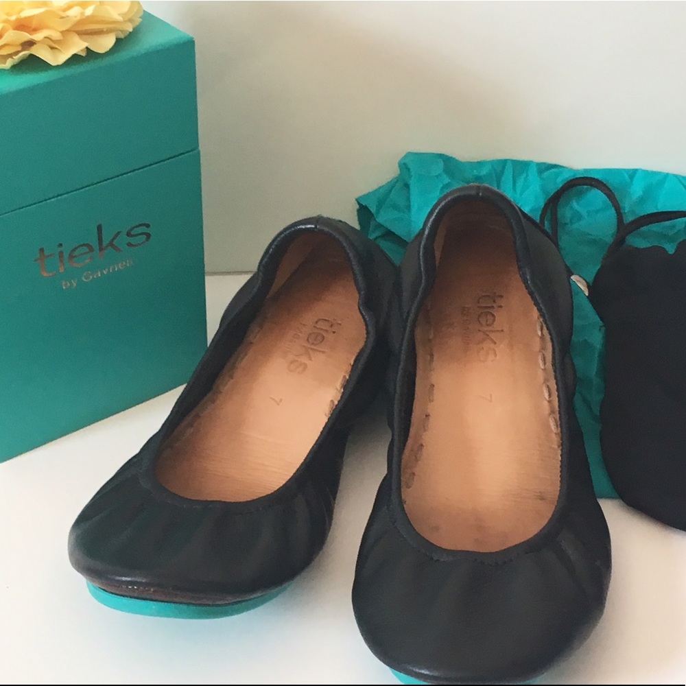 Size 7 Black Tieks EUC