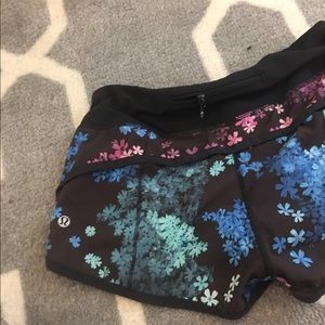 Lululemon shorts size 4