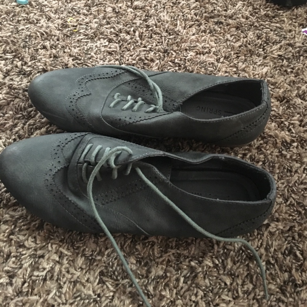 Guc gray flats lace up shoes
