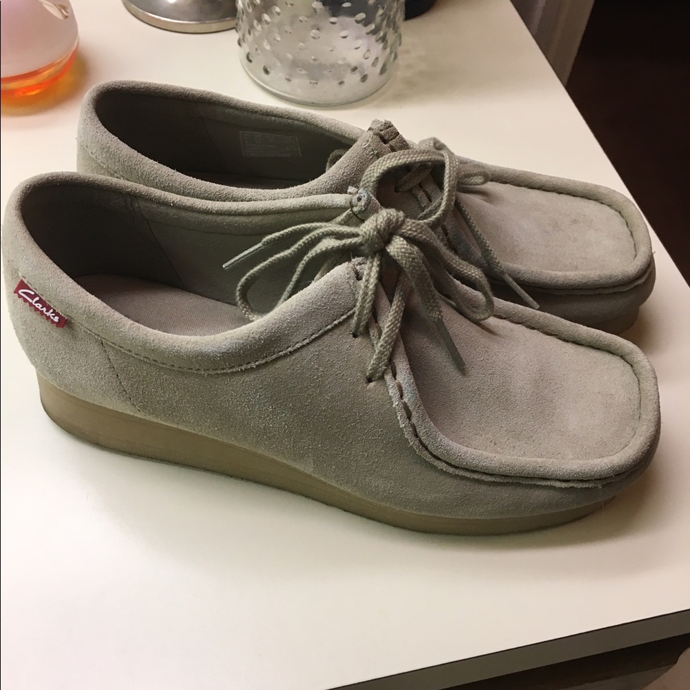 Clarks shoes! Only worn once!