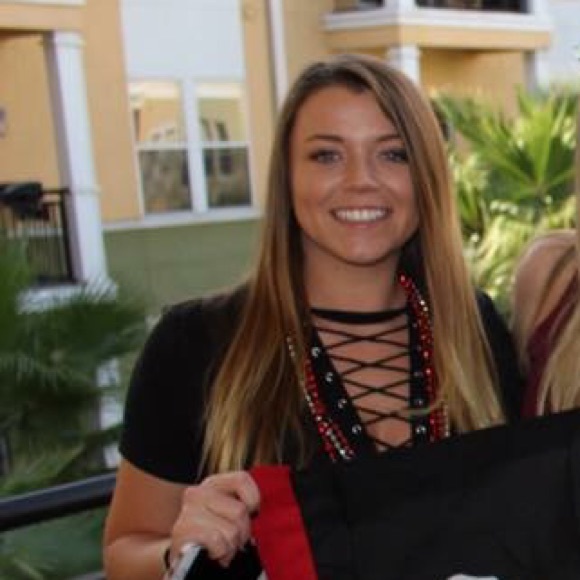 Meet your Posher, Julie - Picture 1 of 1