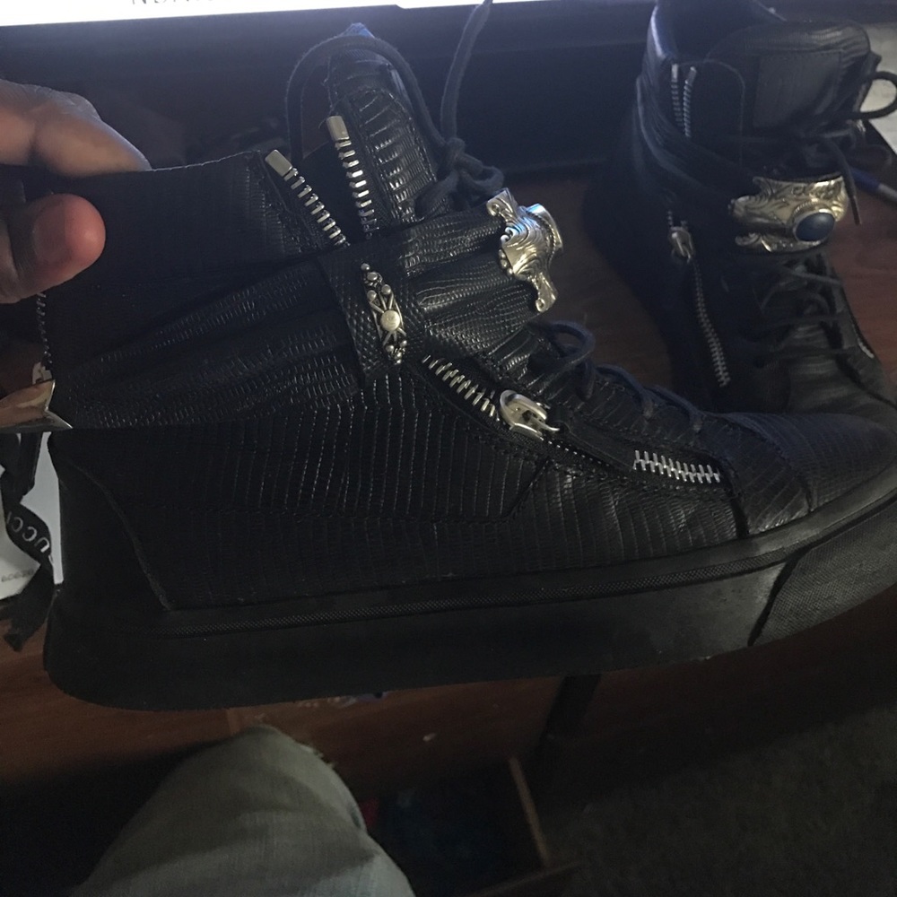Shoes - Picture 2 of 4