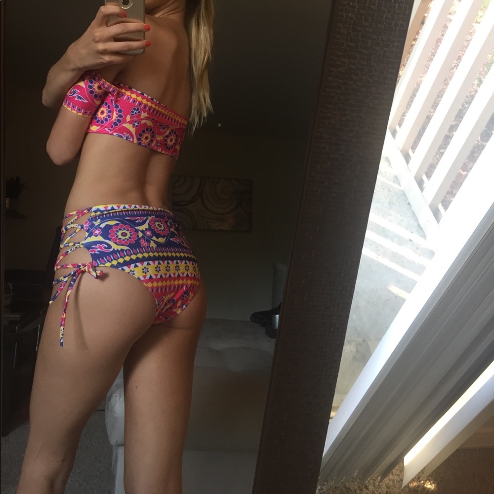 🆕 • High-Waisted Off-The-Shoulders Bikini • - Picture 4 of 8