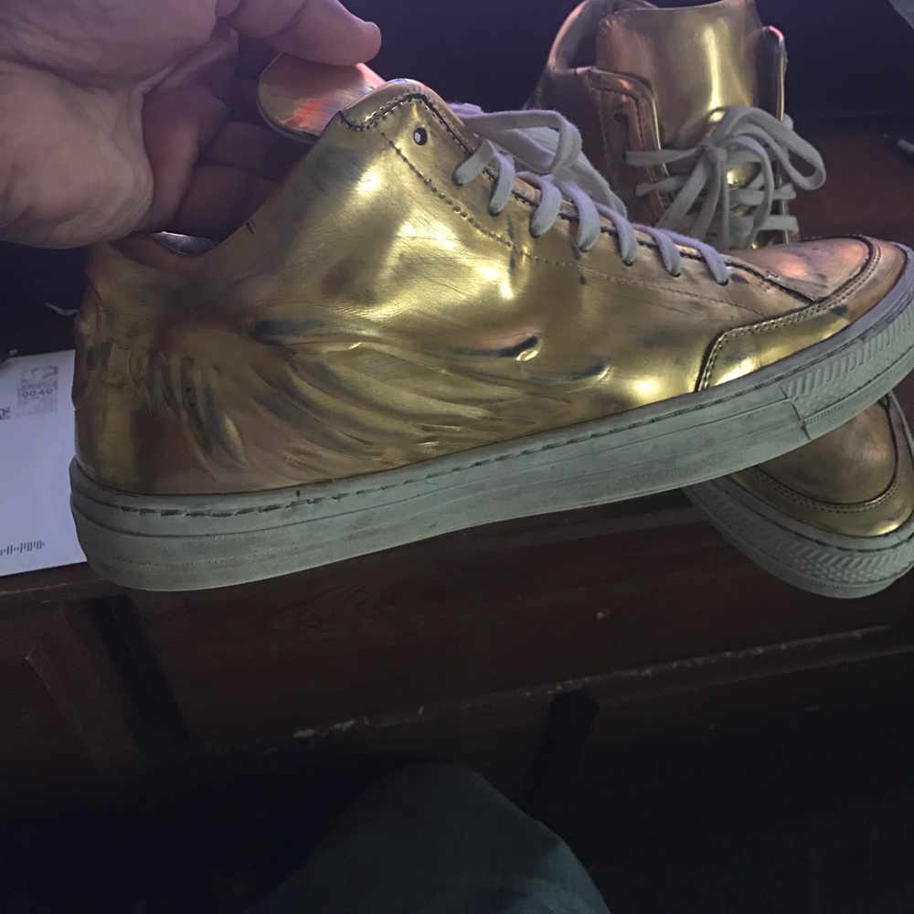 Shoes - Picture 2 of 3