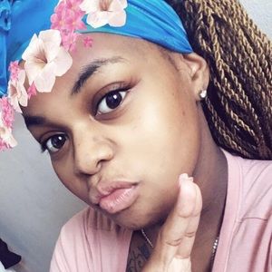 Meet your Posher, Kim