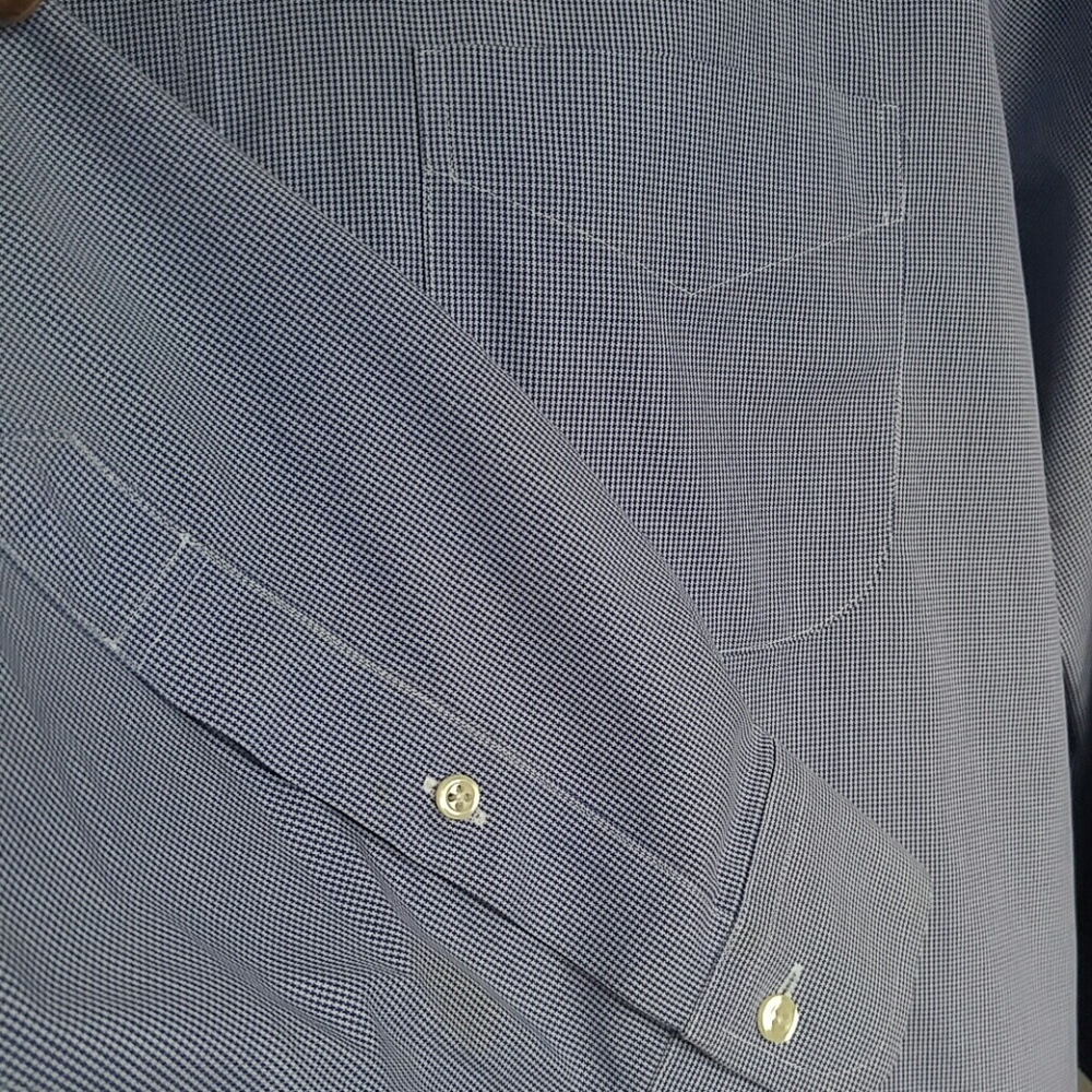 Shirt - Picture 4 of 6