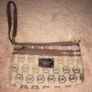 NWOT MK Michael Kors beige large wristlet