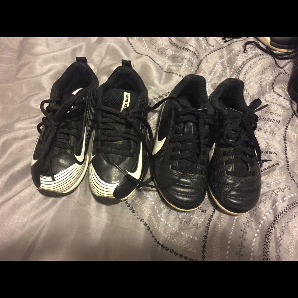 Boys 10c Nike baseball & soccer cleats