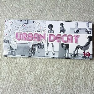 URBAN DECAY ROLLERGIRL PALETTE