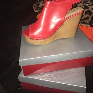 Coral wedge sandals👠