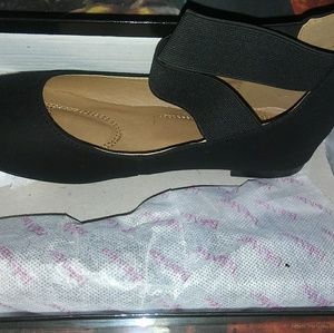 Flats with a strap never worn