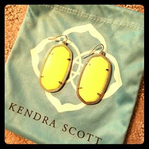 Kendra Scott Danielle earrings