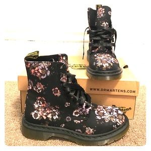 Dr. Martens 8-Eye Beckett Floral Canvas Boot