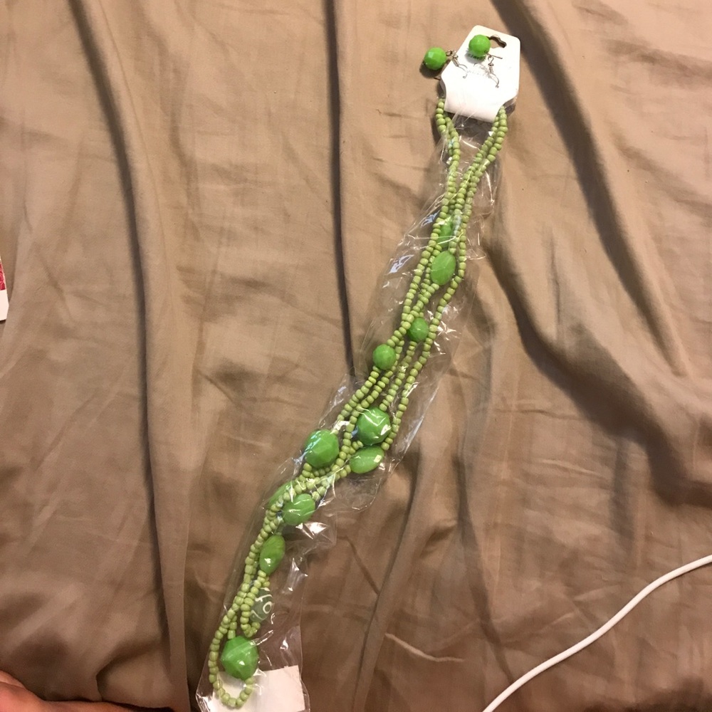 Necklace and earring set