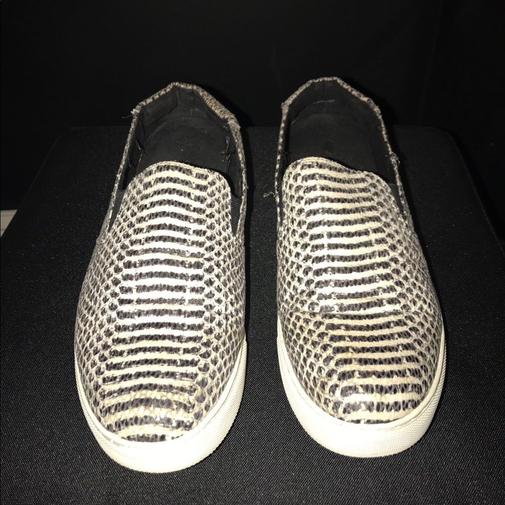 Kenneth Cole Slip Ons size 10