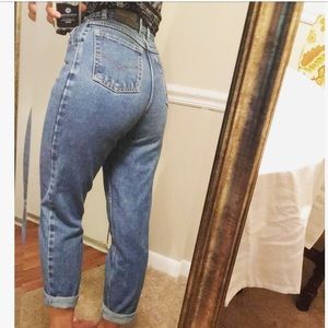 SOLD ON MERC! Vintage 90s Gloria Vanderbilt Jeans