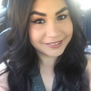 Meet your Posher, Claudia