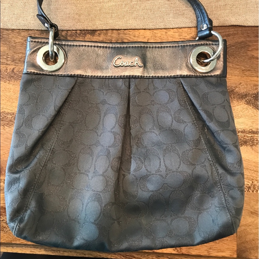 Coach authentic logo handbag In Silver metallic