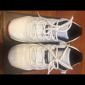 Jordan Retro lowtop 11s