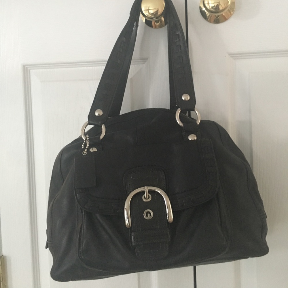 COACH Black leather purse, great condition.