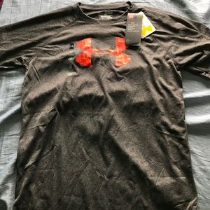 UA heat gear boys xl shirt. Brand new with tags