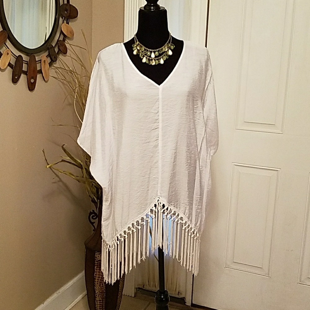 Beautiful White Tassel Bottom Blouse