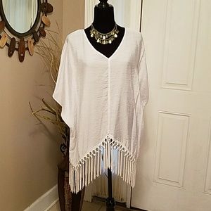 Beautiful White Tassel Bottom Blouse